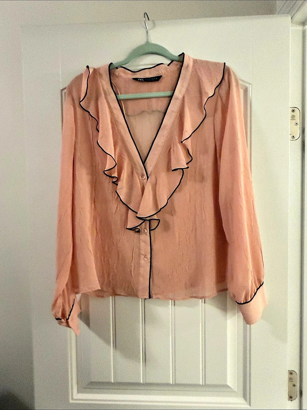 Zara Ruffle Blouse in Pink Size Medium Like New